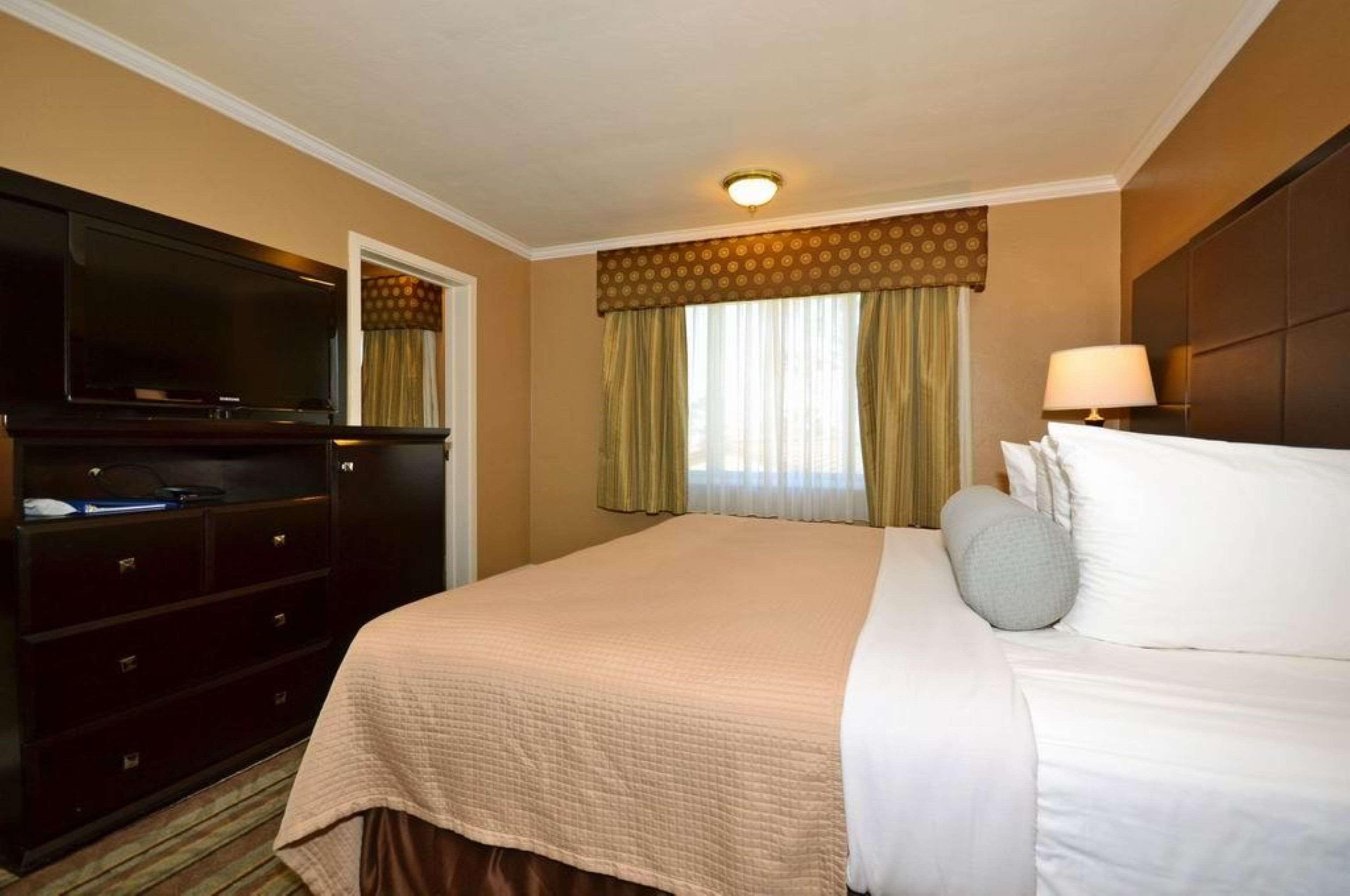 Best Western Carmel'S Town House Lodge Εξωτερικό φωτογραφία
